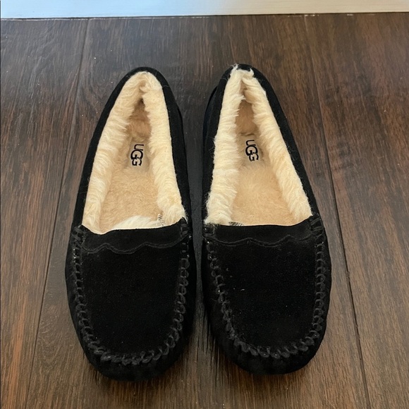 NWT Ugg Ainsley Scalloped Slippers - Picture 3 of 8